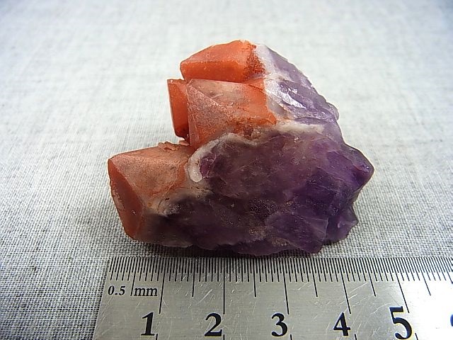 画像: ドイツ・ザクセン州産レッドキャップアメジスト原石（連晶） 42.1g