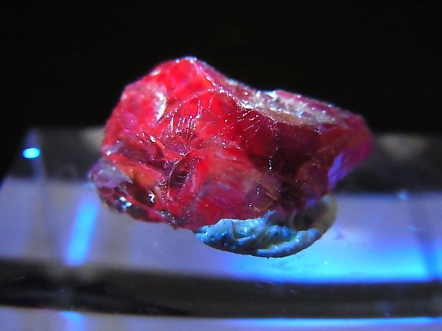 画像: ベトナムLuc Yen産パープルスピネル結晶原石 4.7カラット