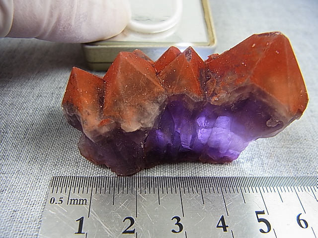 画像: ドイツ・ザクセン州産レッドキャップアメジスト原石クラスター 52.1g