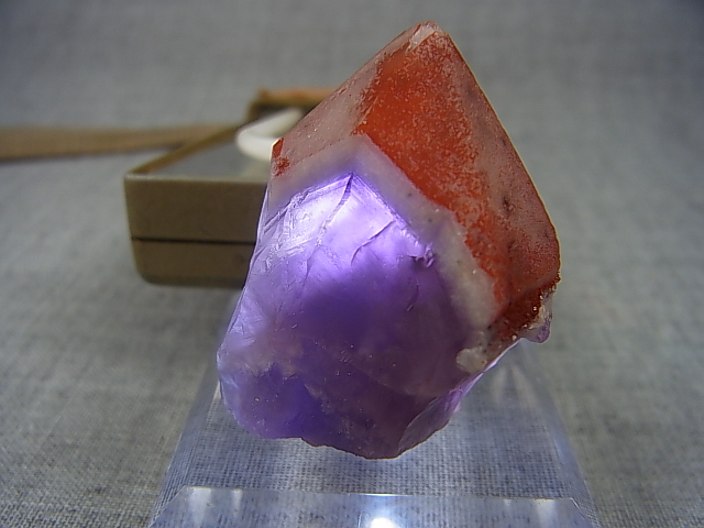 画像: ドイツ・ザクセン州産レッドキャップアメジスト原石 24.8g