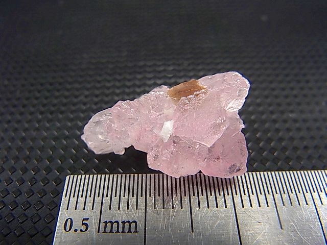 画像: ブラジル産ローズクオーツ結晶（紅水晶）原石（フロゴパイト付き） 2.4g
