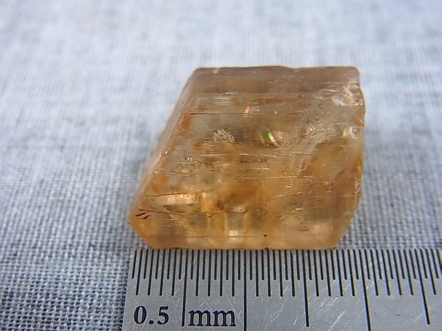 画像: 宝石需要品質：タンザニア産蛍光スキャポライト原石 29.2カラット