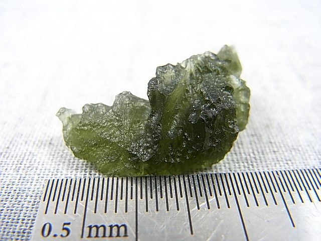 画像: ジュエリー品質：チェコ産モルダバイトSA原石（国内鑑別書付き） 2.3ｇ