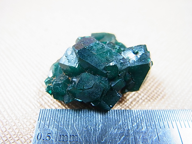画像: コンゴ産ダイオプテーズ原石（大粒結晶） 7.9g