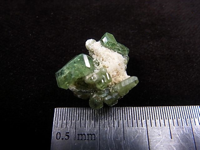 画像: マダガスカル産デマントイドガーネット原石 3.0g