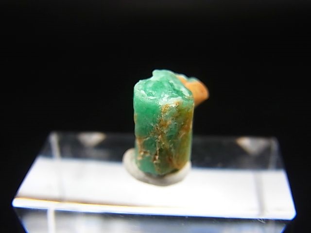 画像: パキスタン・スワート産エメラルド原石 (柱状結晶) 4.4カラット