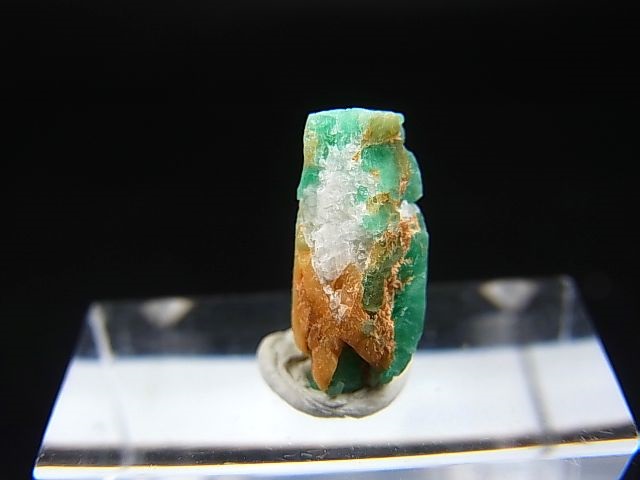 画像: パキスタン・スワート産エメラルド原石 (柱状結晶) 3.5カラット