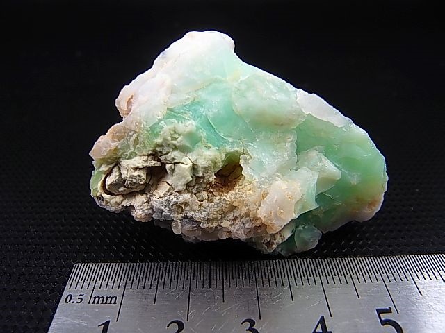 画像: カザフスタン産グリーンオパール原石 34.6g
