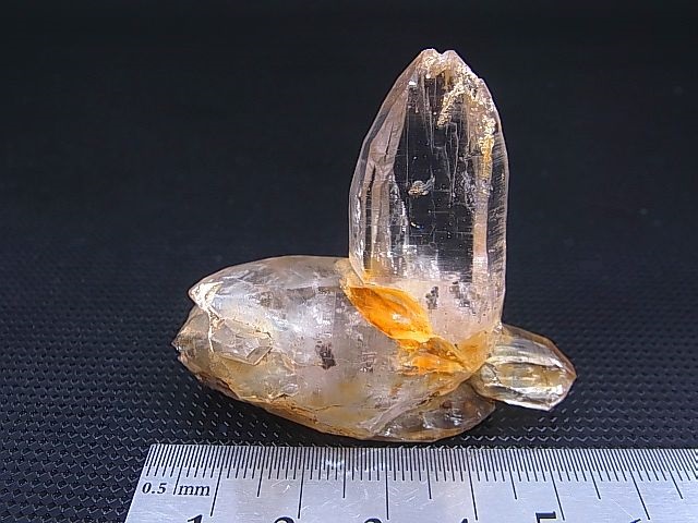 画像: ガネーシュヒマール・ラパ産三連双晶水晶（ゴールデンヒーラー） 35.0g