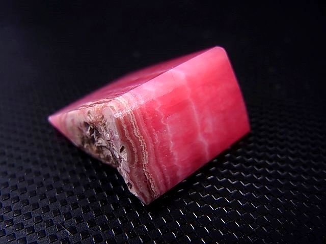 画像: アルゼンチン産ロードクロサイト原石（未研磨面あり） 15.9g