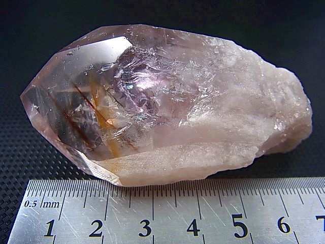 画像: ブラジル・コルデイロス産アメジスタドーラダ/蛍光ファントムアメジスト（錐面研磨） 74.5g