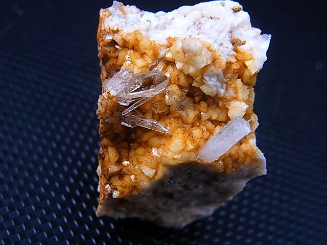 画像: イタリア・サルデーニャ島産エレスチャルアメジスト/ドロマイト原石 19.8g