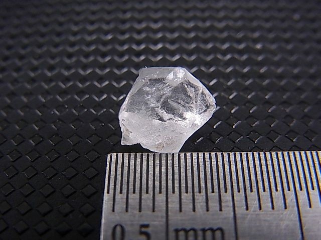 画像: マダガスカル産フェナカイト原石 1.5カラット