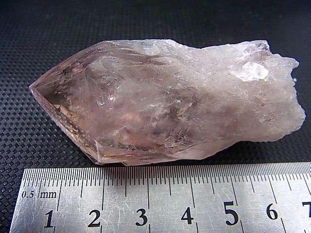 画像: ブラジル・コルデイロス産アメジスタドーラダ/蛍光ファントムアメジスト（錐面研磨） 50.5g