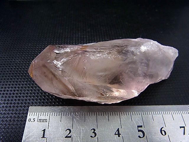 画像: ブラジル・コルデイロス産アメジスタドーラダ/蛍光ファントムアメジスト（錐面研磨） 61.5g