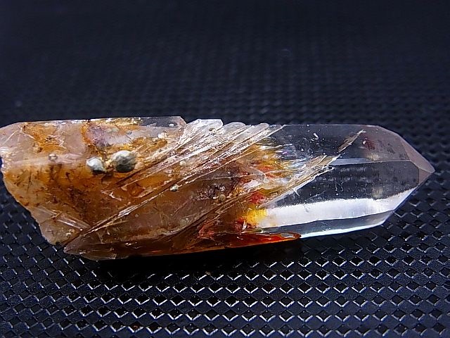 画像: 尾平産まりも＆ファントム水晶ポイント（インターフェレンス型） 9.6g