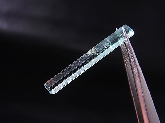 画像: ナイジェリア産アクアマリン柱状結晶 3.8カラット