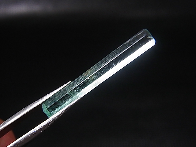 画像: ナイジェリア産アクアマリン柱状結晶 3.8カラット