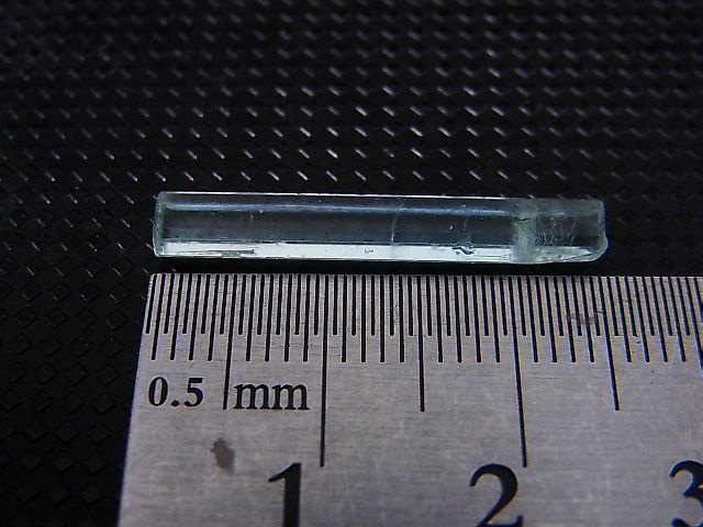 画像: ナイジェリア産アクアマリン柱状結晶 3.1カラット