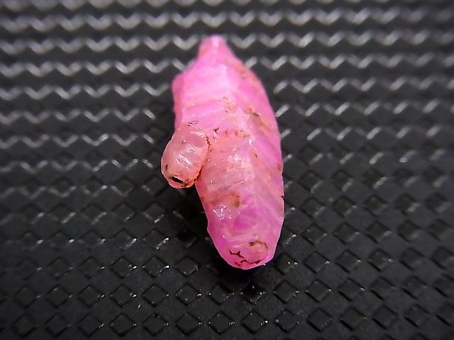 画像: ベトナムLuc Yen産シルキーサファイア原石（犬牙型） 3.4カラット