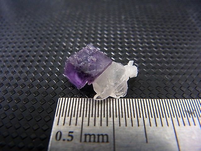 画像: ドイツ・ザクセン州産フローライトon水晶 0.7g