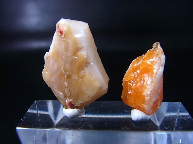 画像2: Hokkaidoite北海道然別湖産蛍光オパール原石 2点セット トータル 2.9g