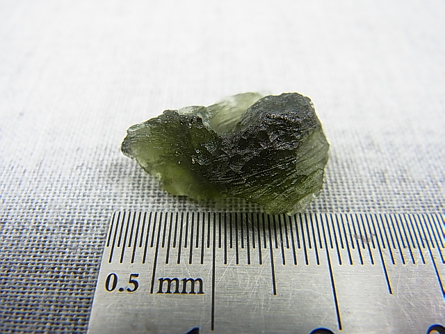 画像: ジュエリー品質：チェコ産モルダバイトSA原石（国内鑑別書付き） 2.0ｇ