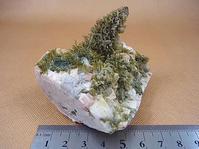 画像: 新産地：ベトナム・ニントゥアン産エピドート/水晶原石（カリ長石/氷長石共生） 209.1g