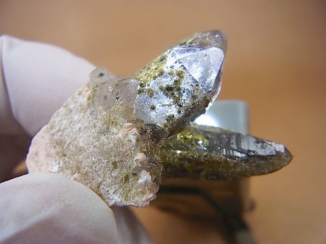 画像: 新産地：ベトナム・ニントゥアン産エピドート/水晶原石（水晶/長石/トパーズ共生） 15.0g