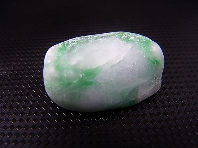 画像: 糸魚川小滝産グリーンひすい原石（透過性あり） 11.5g