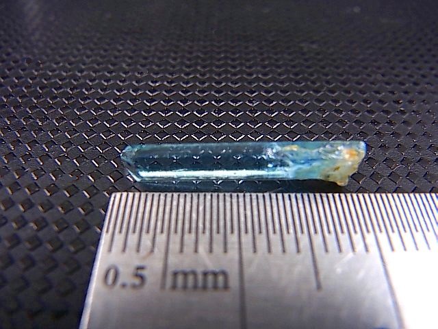 画像: ジェムグレード宝石需要品質：ベトナム産アクアマリン柱状結晶原石 1.7カラット