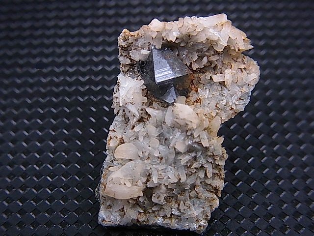 画像: ノルウェー産アナテース＆カルサイト群晶 2.7g