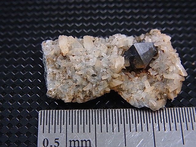 画像: ノルウェー産アナテース＆カルサイト群晶 2.7g