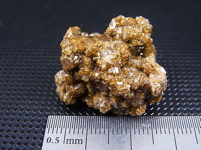 画像: ノルウェー産ヴェスヴィアナイト原石 15.7g