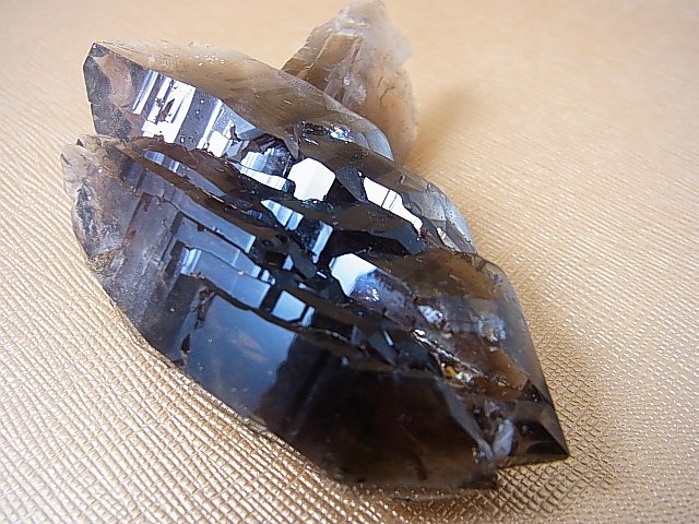 画像: マラウイ・ムランジェ産クリアスモーキー水晶（貫入り/DT/カテドラル型） 80.4g