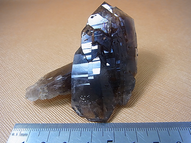 画像: マラウイ・ムランジェ産クリアスモーキー水晶（貫入り/DT/カテドラル型） 80.4g