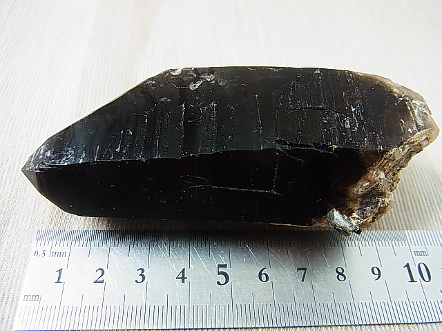 画像: ノルウェー産モリオン（ケアンゴーム）原石 207.1g
