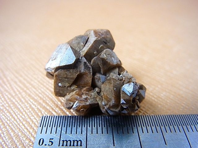 画像: マラウイ・ゾンバ産ジルコン原石クラスター 9.8g