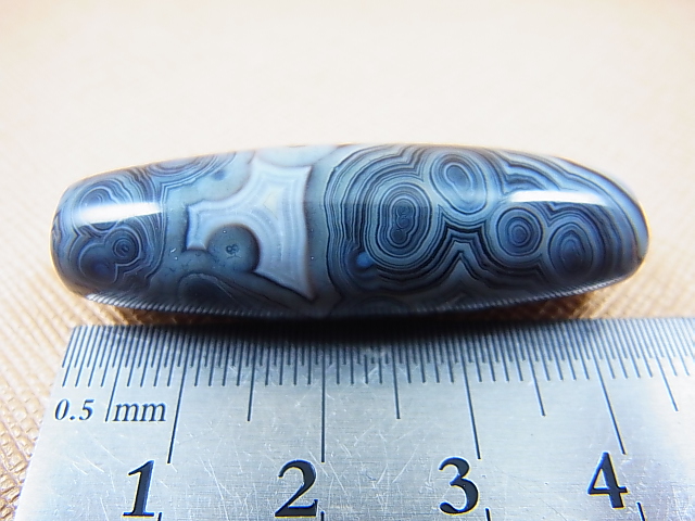 画像: ボツワナ産ピクチャーアゲート現代天珠（自然多眼） 直径約13×43mm