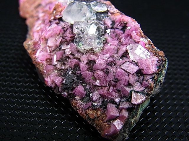 画像2: コンゴ産ピンクコバルトカルサイト原石（水晶共生） 24.2g