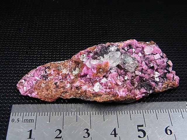 画像: コンゴ産ピンクコバルトカルサイト原石（水晶共生） 24.2g