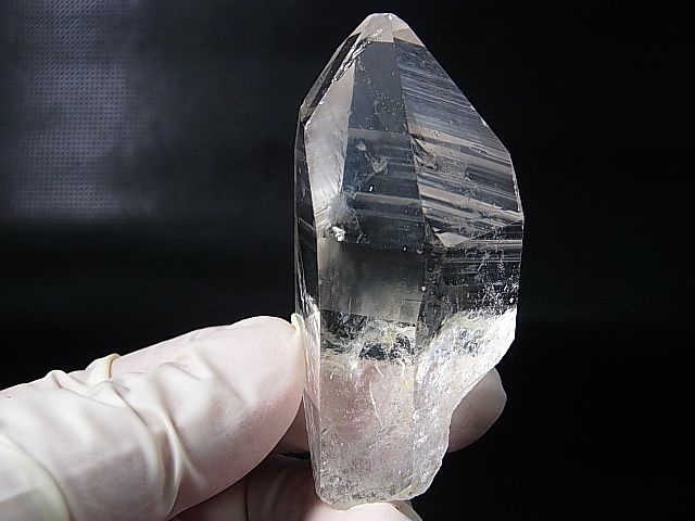 画像: ベトナム・Bac Kan省産クリア水晶ポイント 69.7g
