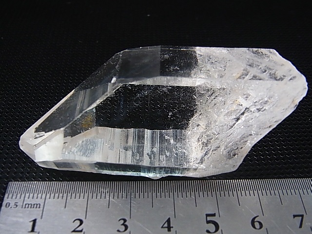 画像: ベトナム・Bac Kan省産クリア水晶ポイント 69.7g