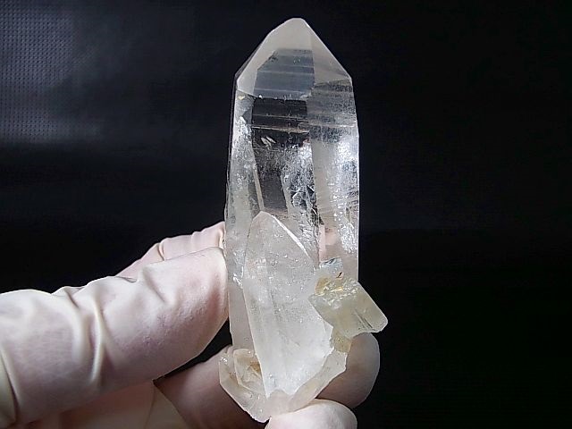 画像1: ベトナム・Bac Kan省産クリア水晶ポイント 59.9g
