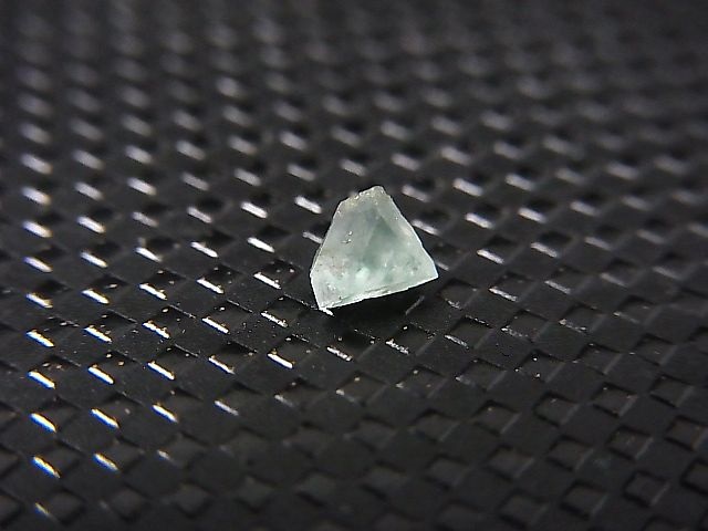画像: ドイツ産ボラサイト結晶 0.2カラット