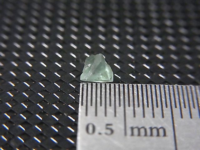 画像: ドイツ産ボラサイト結晶 0.2カラット