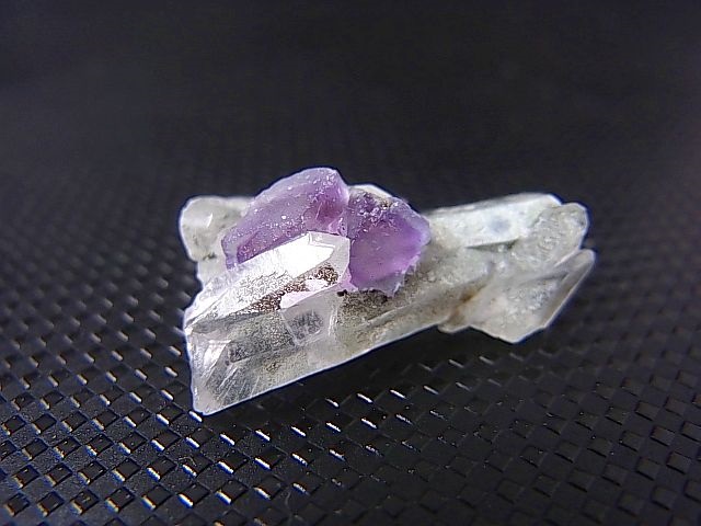 画像: ドイツ・ザクセン州産フローライトon水晶 2.4g