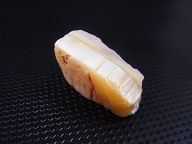 画像: タンザニア産イエローオパール原石 5.5g